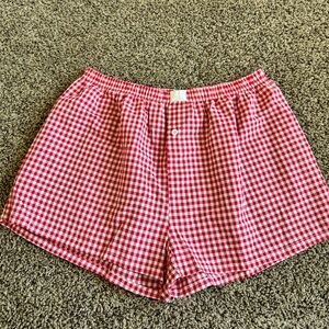 Women’s red and white checkered boxer short, XL